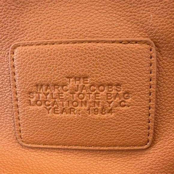 Marc Jacobs Tan Bucket Leather Shoulder Bag
